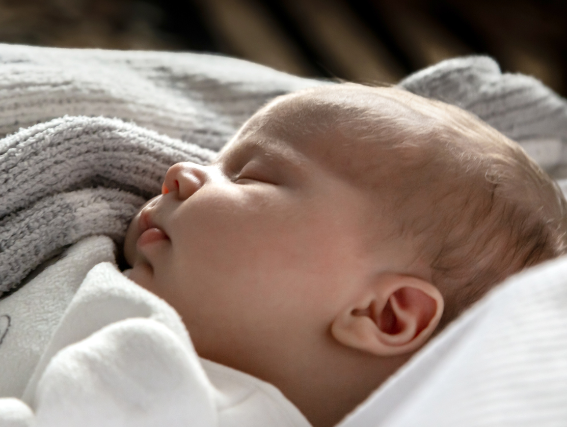 mikor alussza át a baba az éjszakát