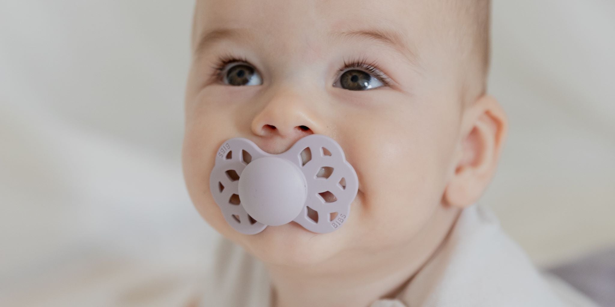 BIBS Infinity cumi szilikon, szimmetrikus cumifejjel