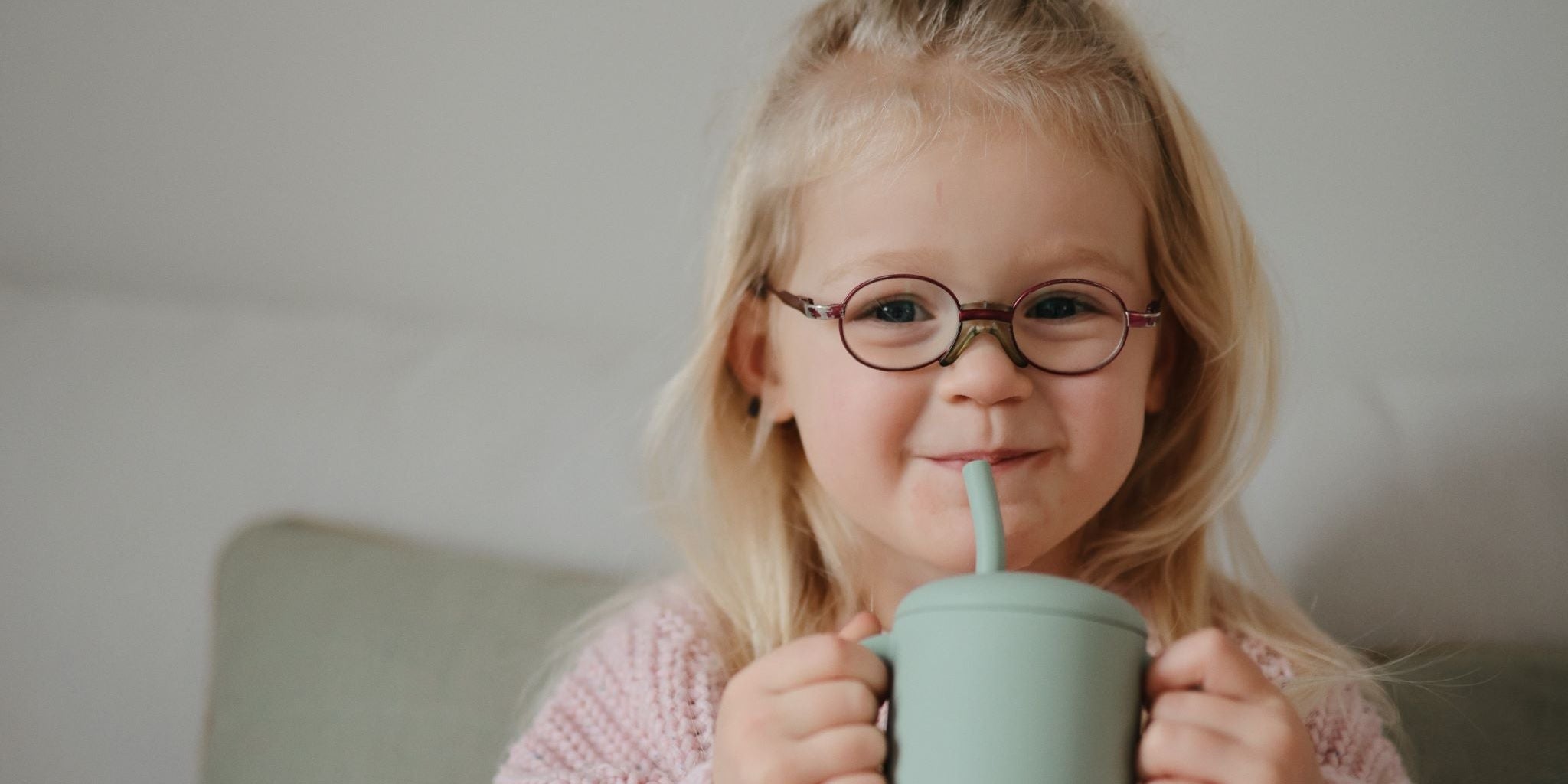 Szívószálas itatópohár, tanulópohár