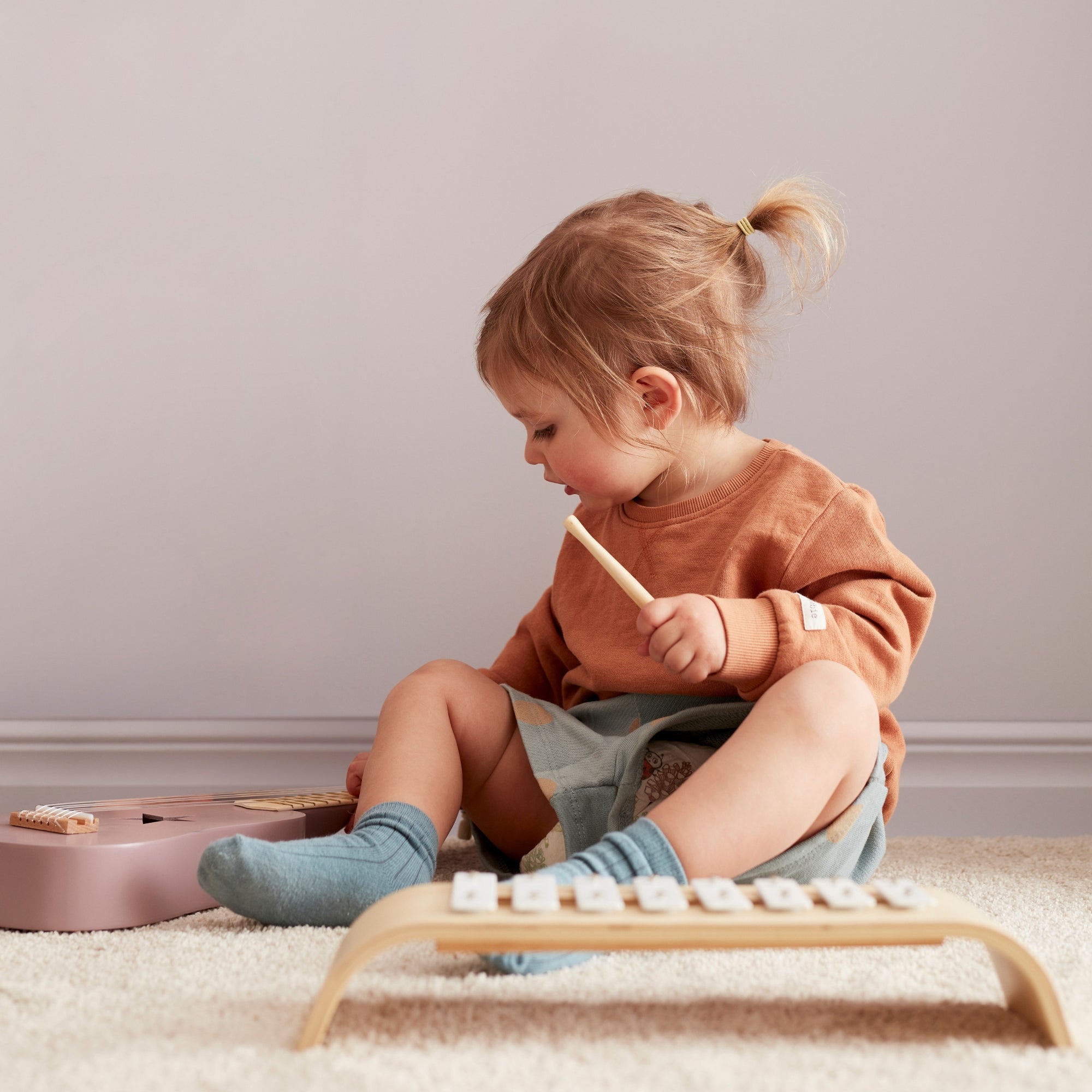 Kislány játék xilofon hangszerrel pippadu - Kids Concept