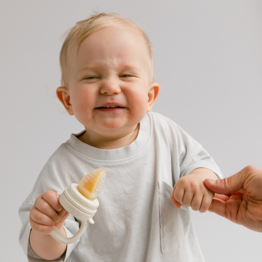 BIBS etetőcumi - krémfehér lifestyle