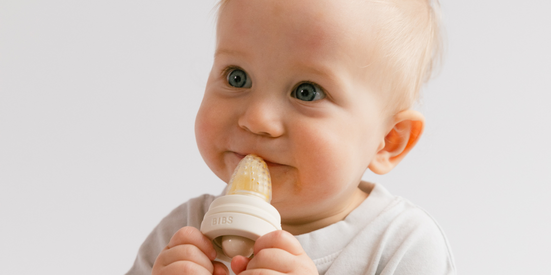 BIBS etetőcumi - krémfehér lifestyle