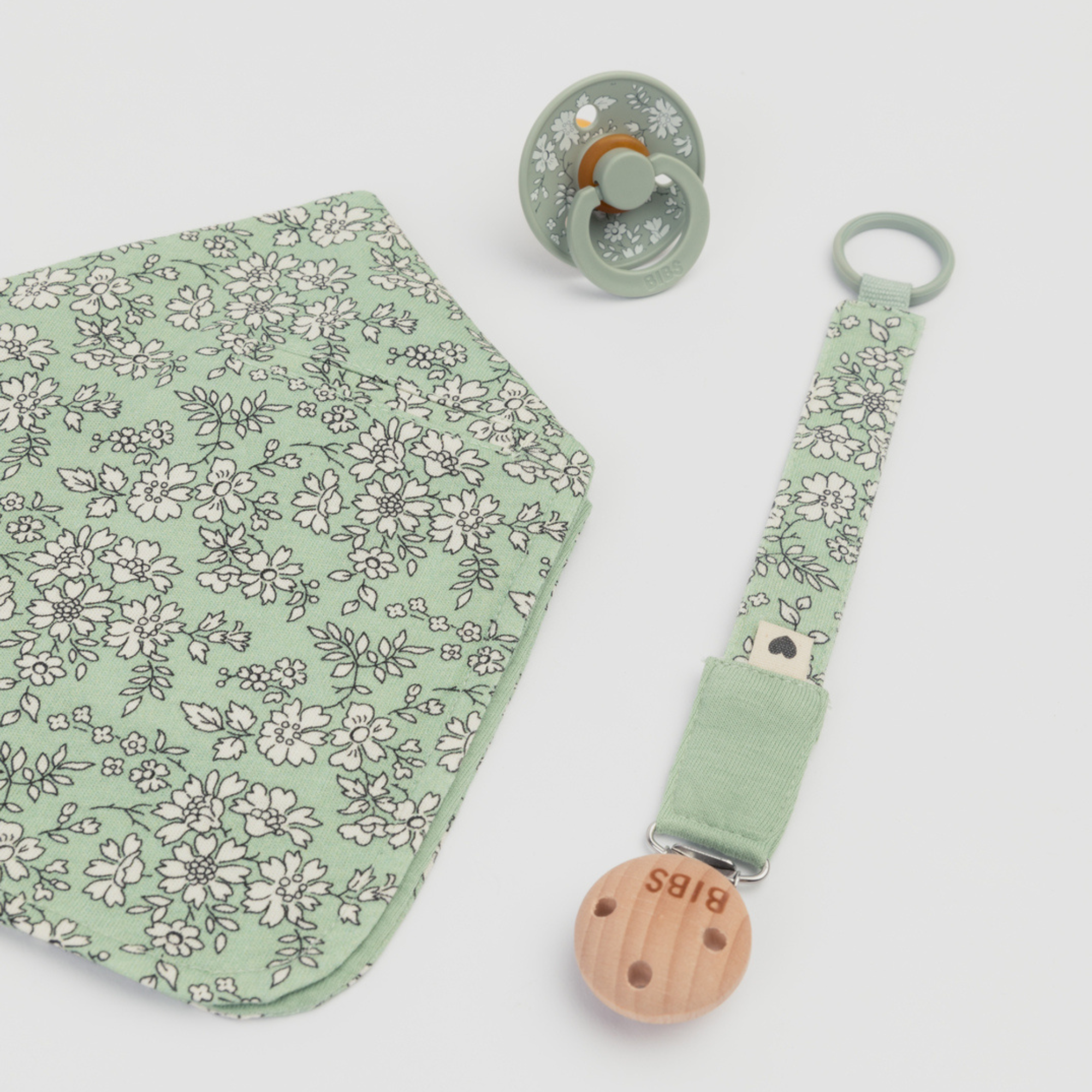 BIBS×Liberty cumilánc Capel - zsálya színben egyedi csomagolásban - pippadu