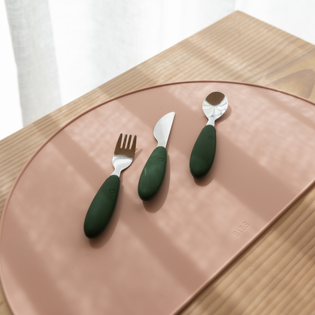 BIBS szilikon tányéralátét - púderrózsaszín gyerekeknek