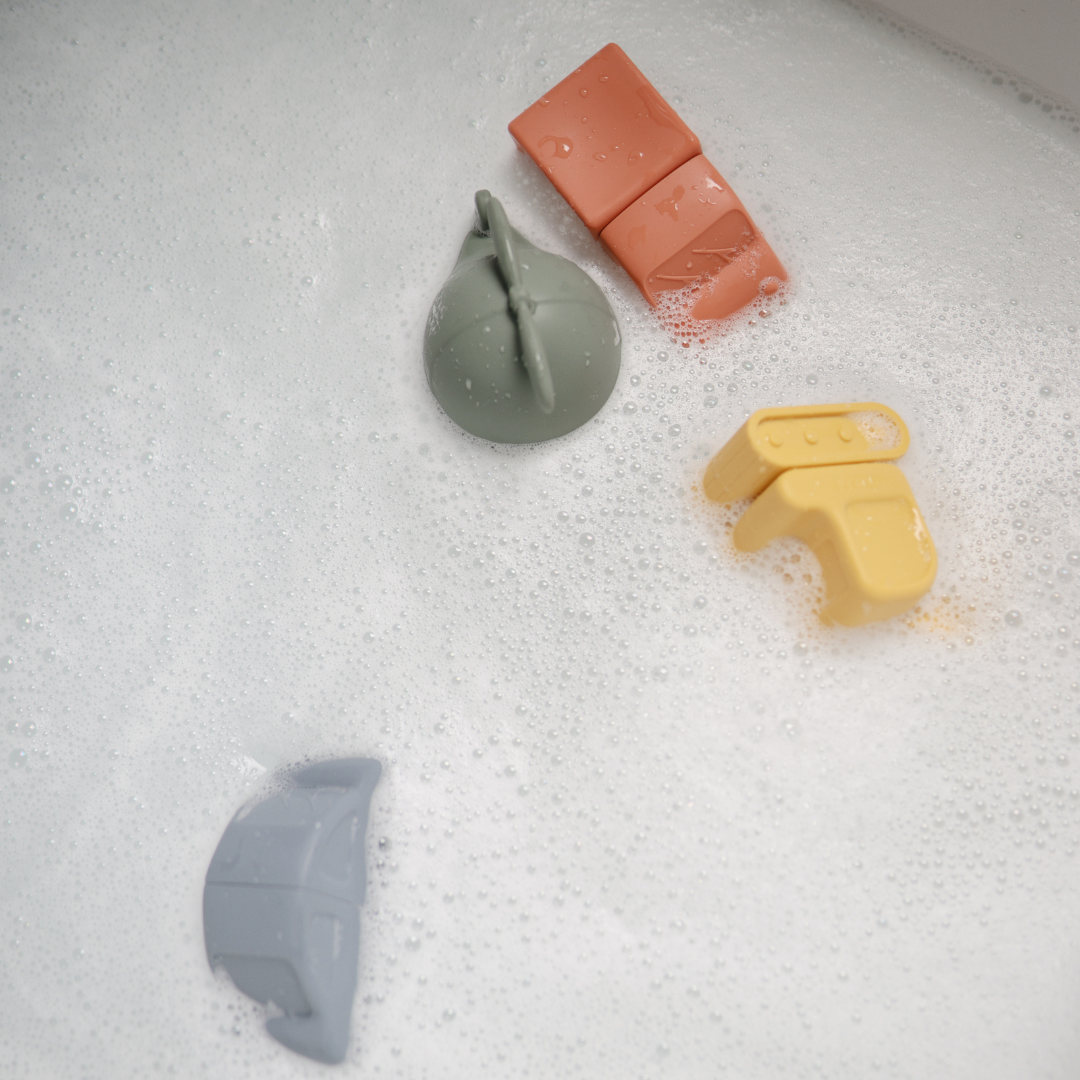 Mushie fürdőjáték - kocsik