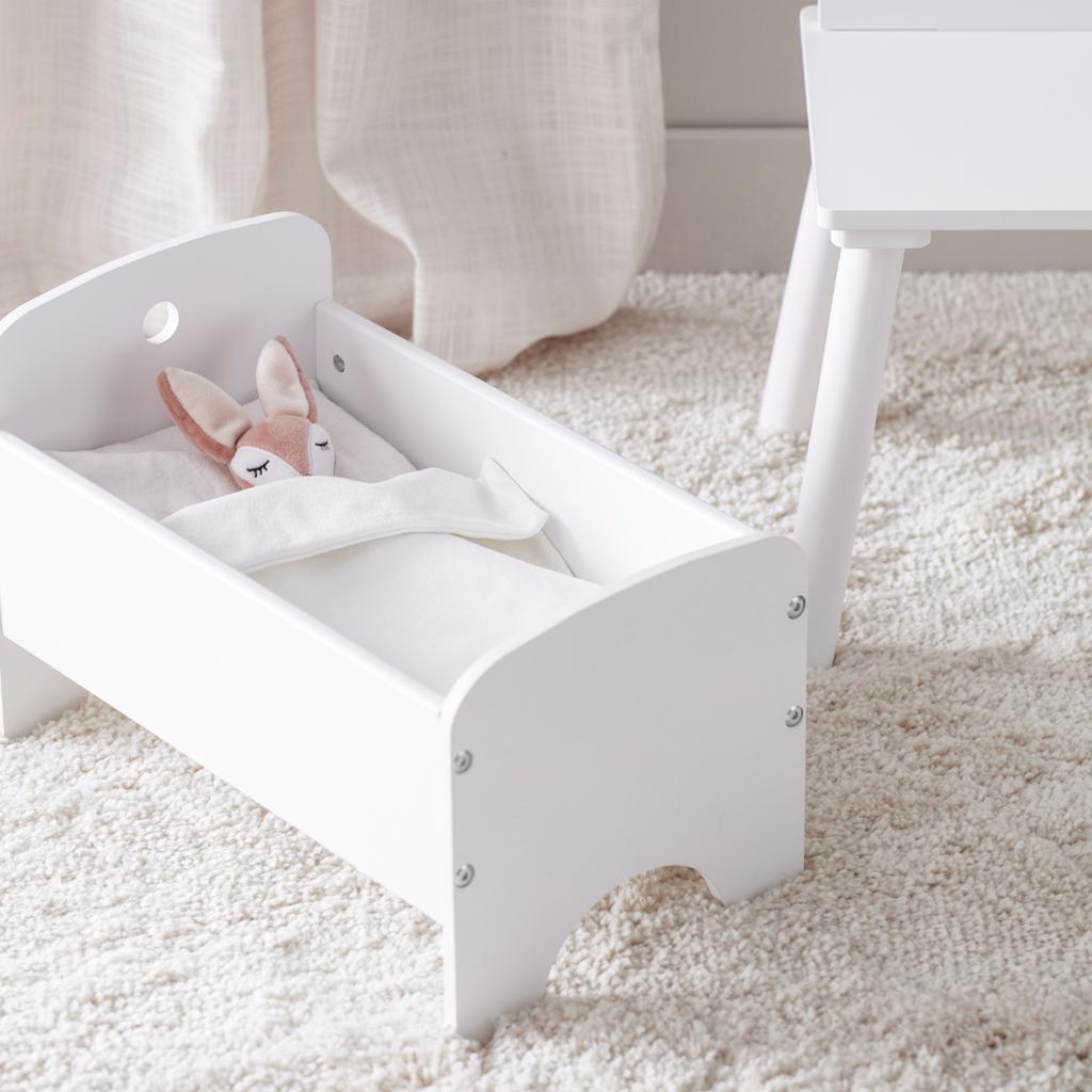 Kid's Concept - Kid's Hub - Játék babaágy ágyneművel (fehér) gyerekeknek