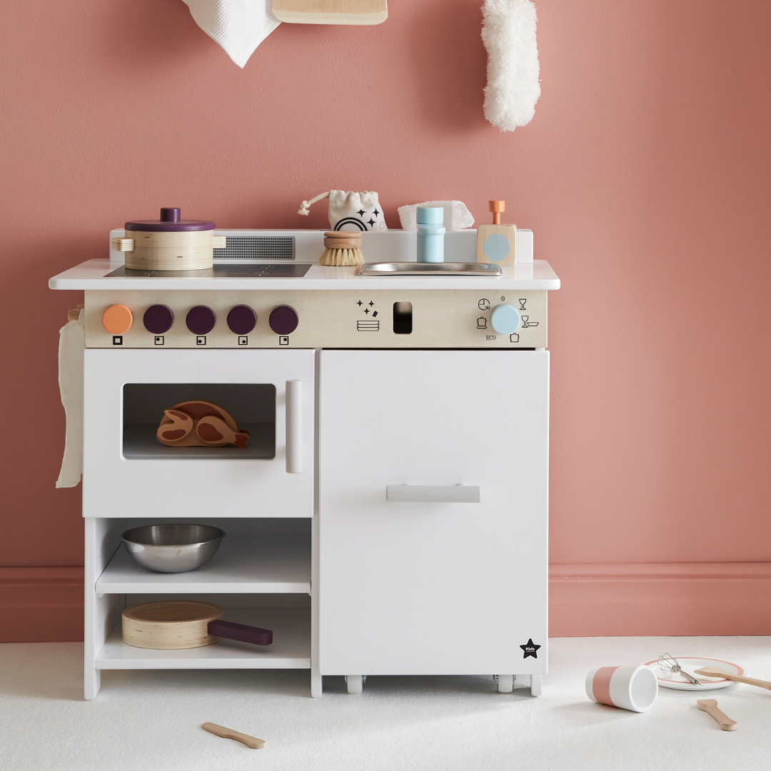 Játék konyha mosogatóval