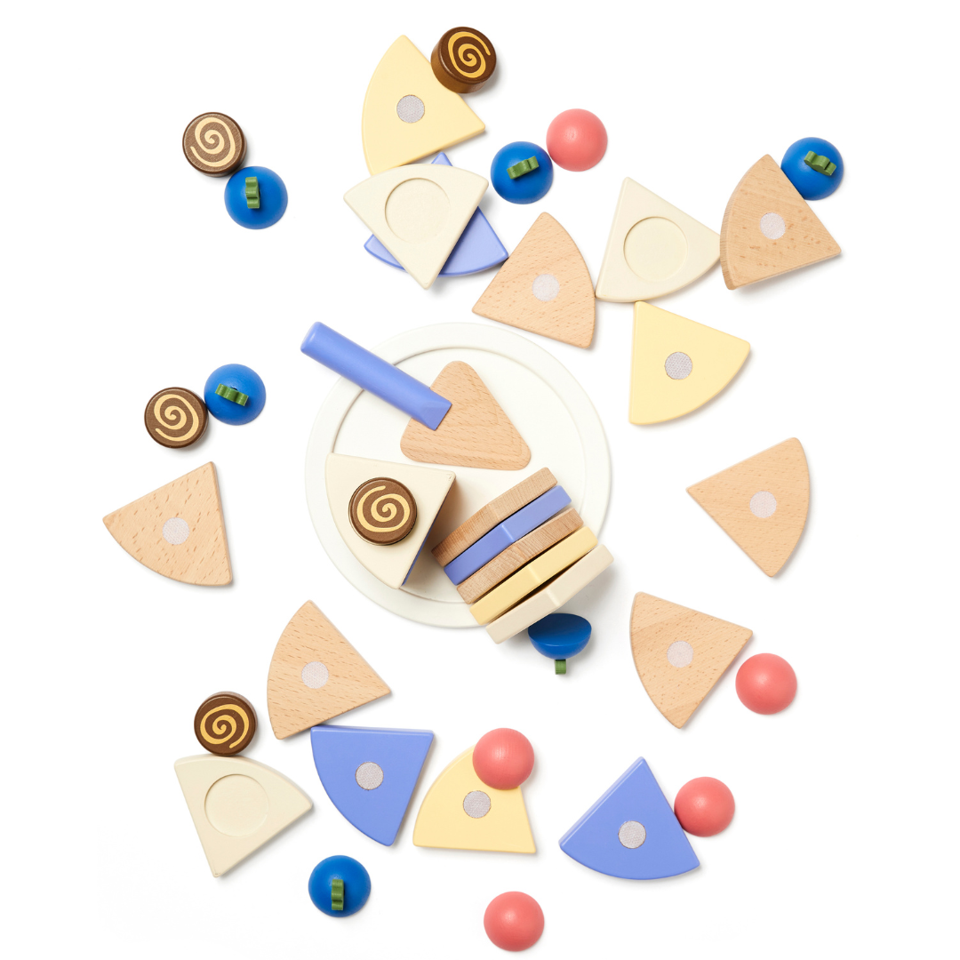 Játék többrétegű torta