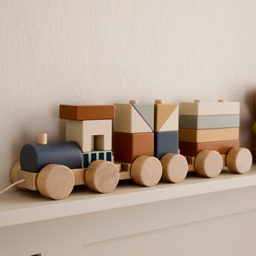 Fa vonat építő blokokkal gyerekeknek