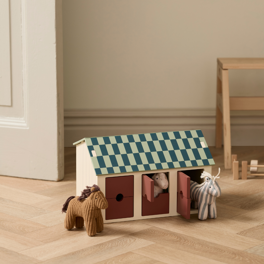 Kid's Concept istálló lovakkal gyerekeknek