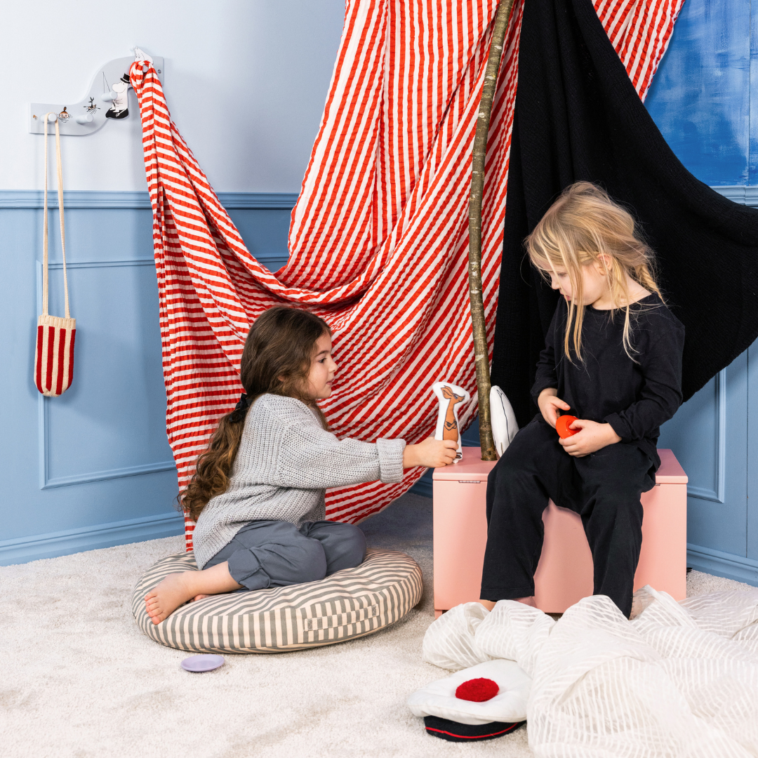 Fali akasztó gyerekeknek