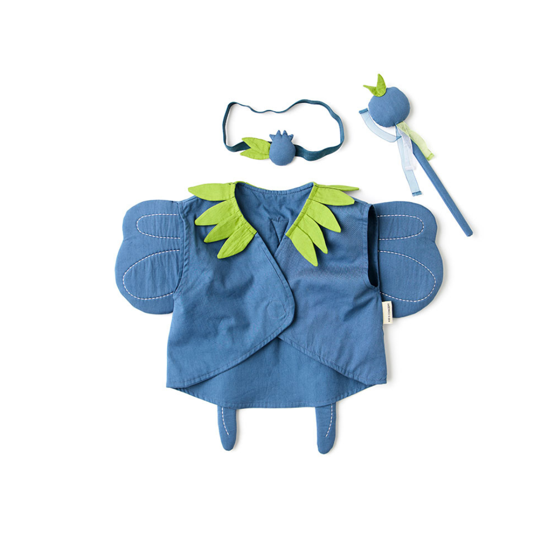 Áfonyatündér jelmez kék mellénnyel, tündérszárnnyal és varázspálcával – gyerek farsangi jelmez