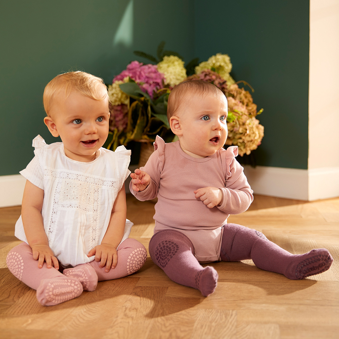 Csúszásgátlós baba harisnyanadrágok több színben - púderrózsaszín és szilva