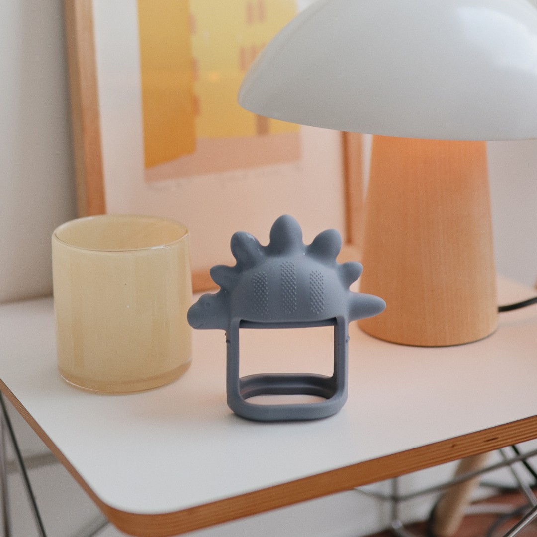 Kézre húzható rágóka - dinó