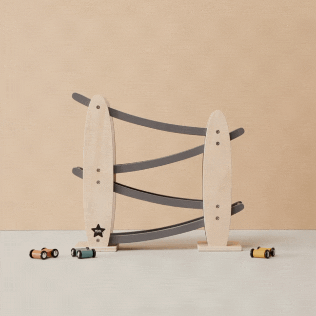 Pippadu - Autók a lejtőn gyerekjáték fából - Kid's Concept