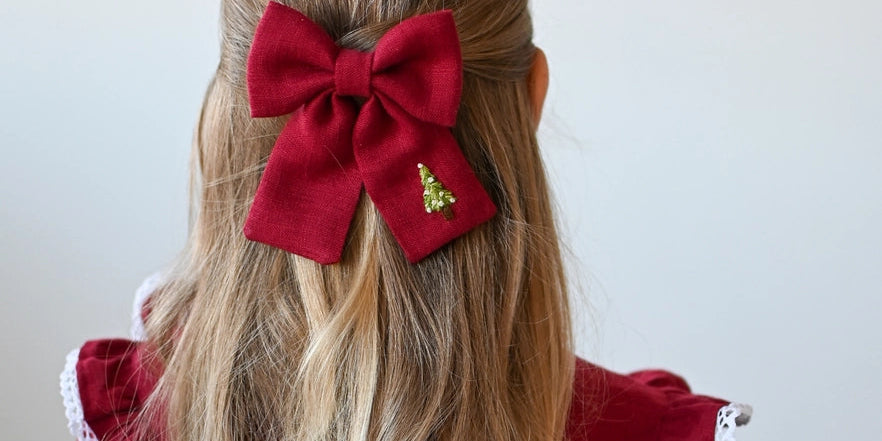 Lanika Atelier karácsonyi masnis hajcsat bordó színben - kézzel hímzett mintával