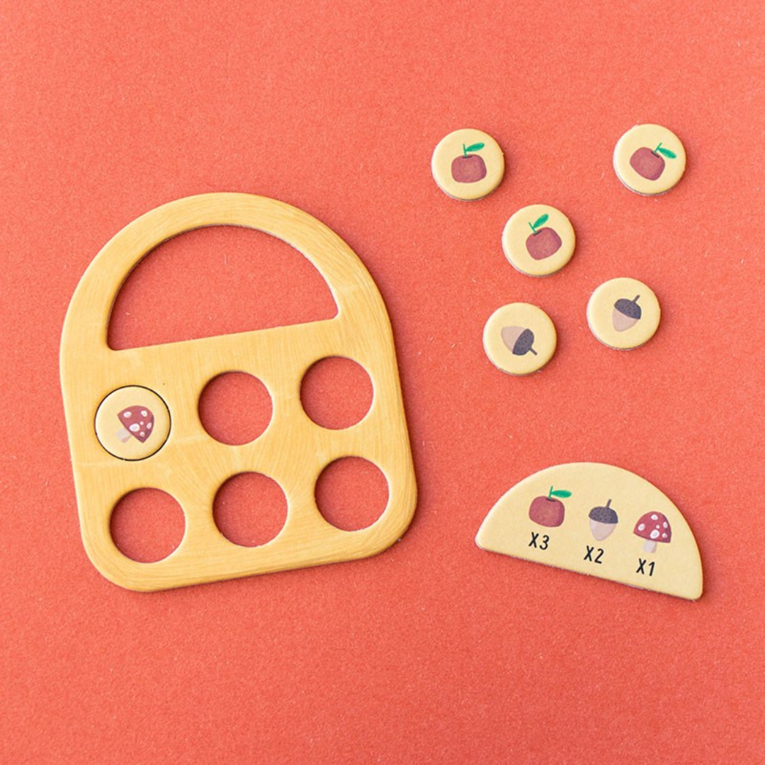 Gyűjtő kosár és gyümölcs lapkák a Londji Epres kaland mini társasjátékból