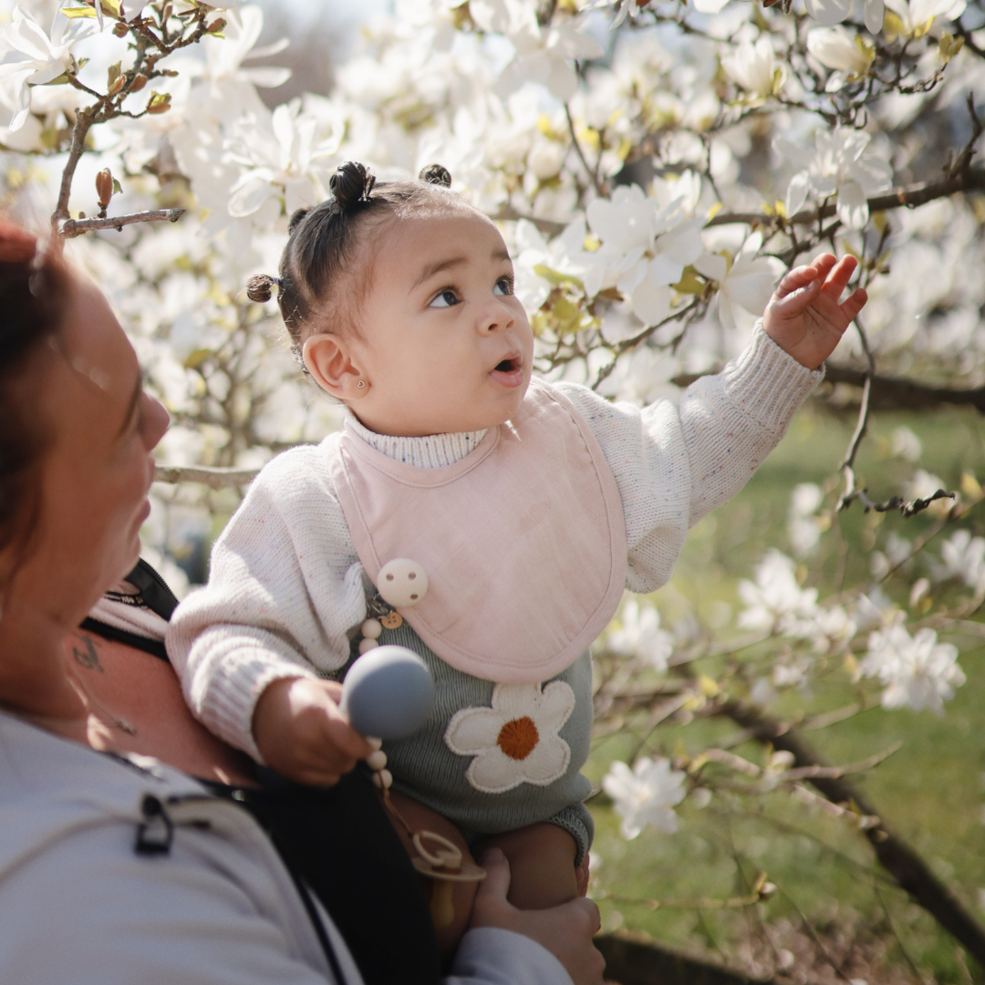 Muszlin nyálkendő - púder/virágos (2 db)