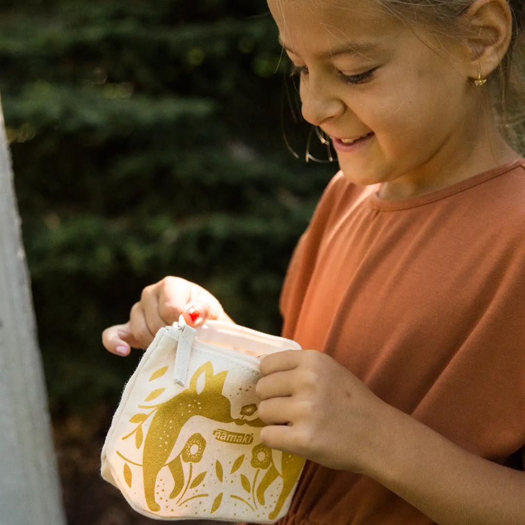 Kislány Namaki Csillámróka arany neszesszerrel