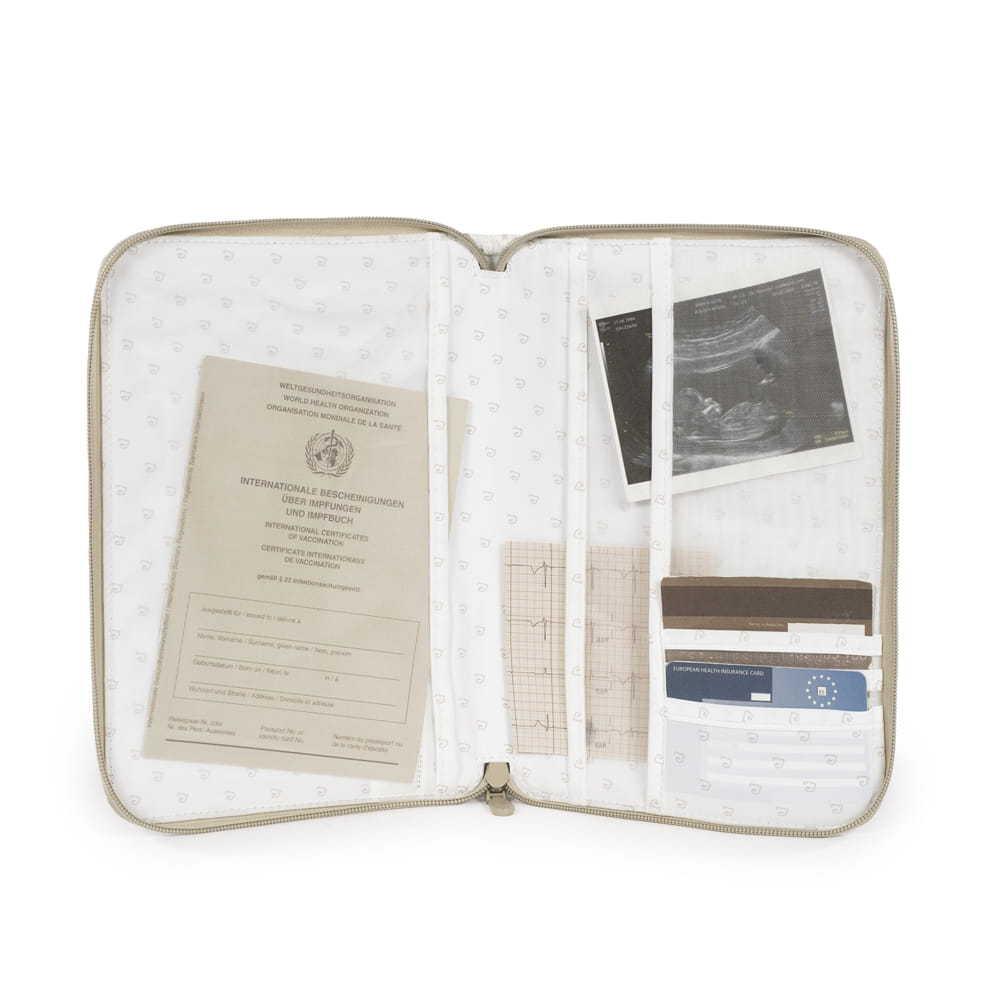 Nagyalakú egészségügyi kiskönyv borító szarvas és fa mintával