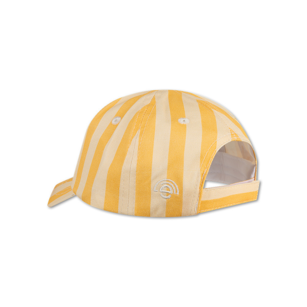 A sárga csíkos Swim Essentials gyerek sapka hátulnézete az állítható pánttal és hímzett logóval.