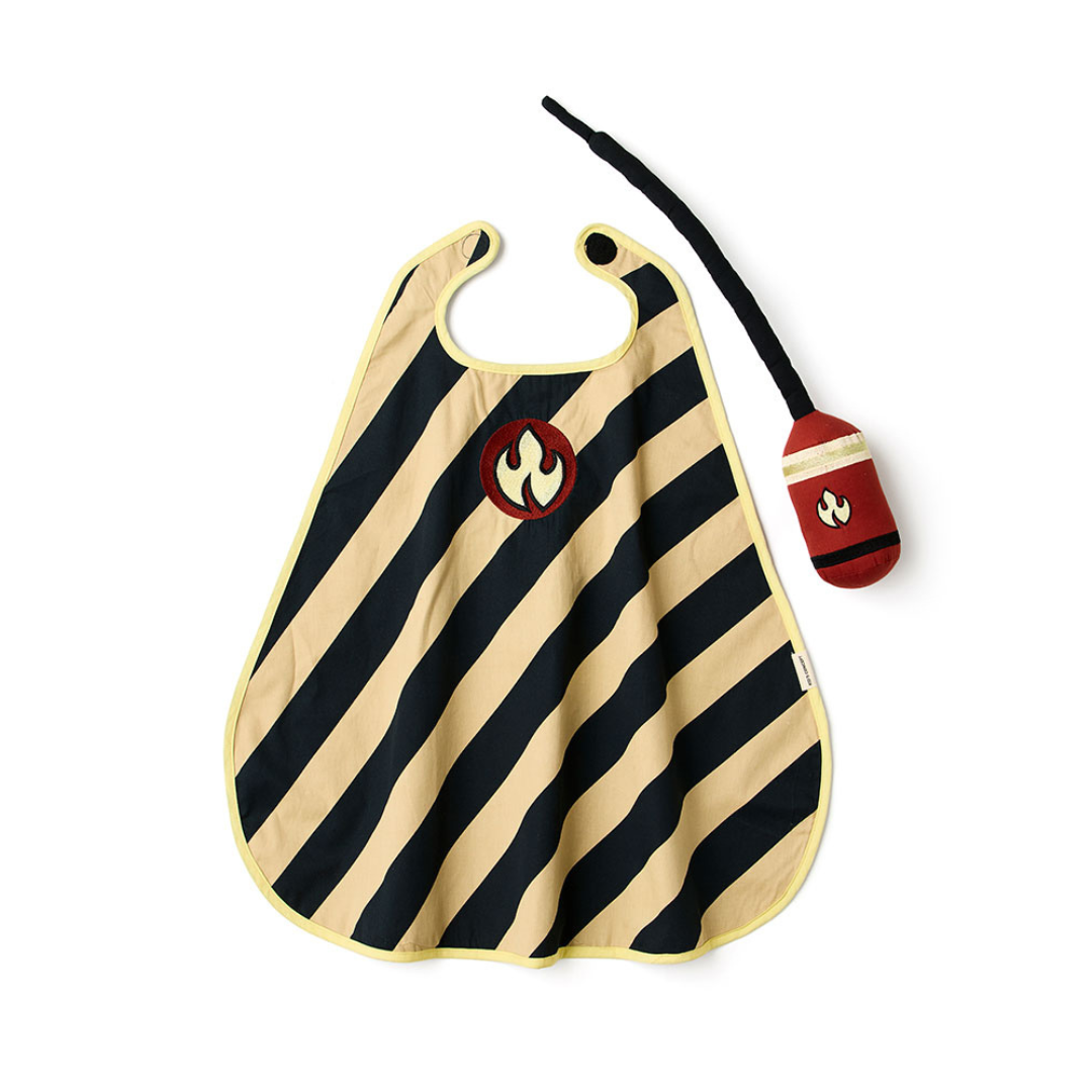 Tűzoltó jelmez gyerekeknek – piros kabát, sárga csíkokkal, teljes szett