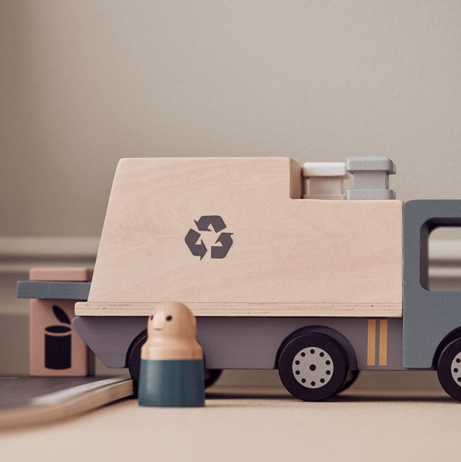 Kid's Concept fa játék gyerekeknek 18 hónapos kortól - kukásautó - pippdau