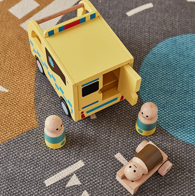 Fa játék mentőautó gyerekeknek - Kid's Concept - pippadu
