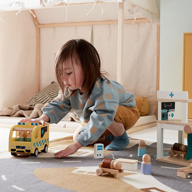 Kid's Concept mentőautó fa játék - pippadu - 3 éves kortól