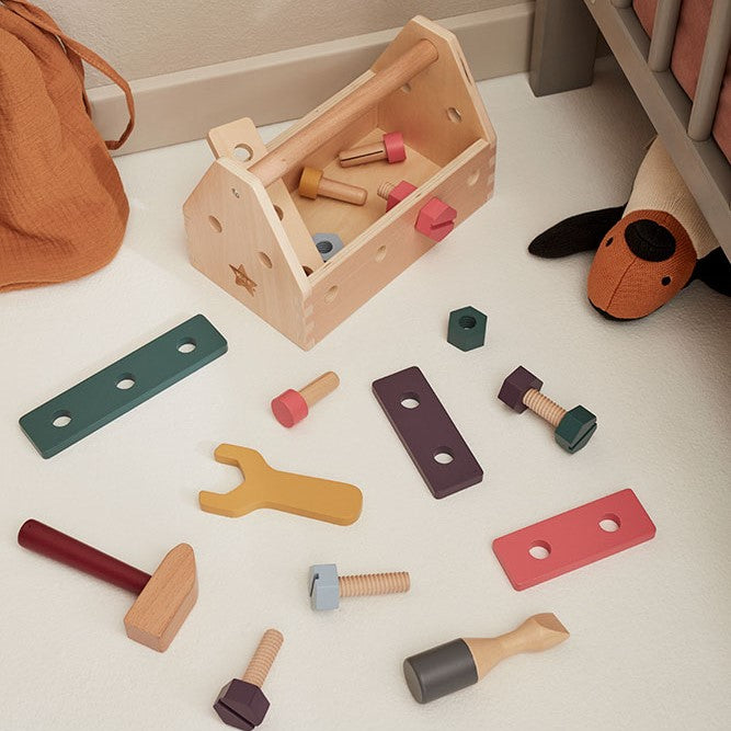 Kid's Concept - fa játék szerszámos láda a pippadu polcain