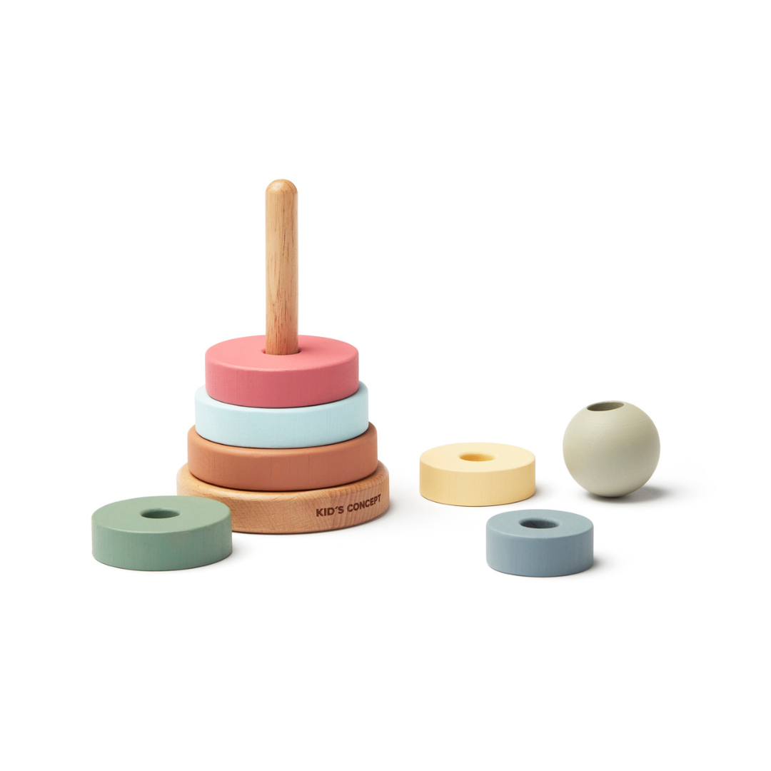 Fa gyűrű piramis játék az Edvin kollekcióból - Kid's Concept - pippadu
