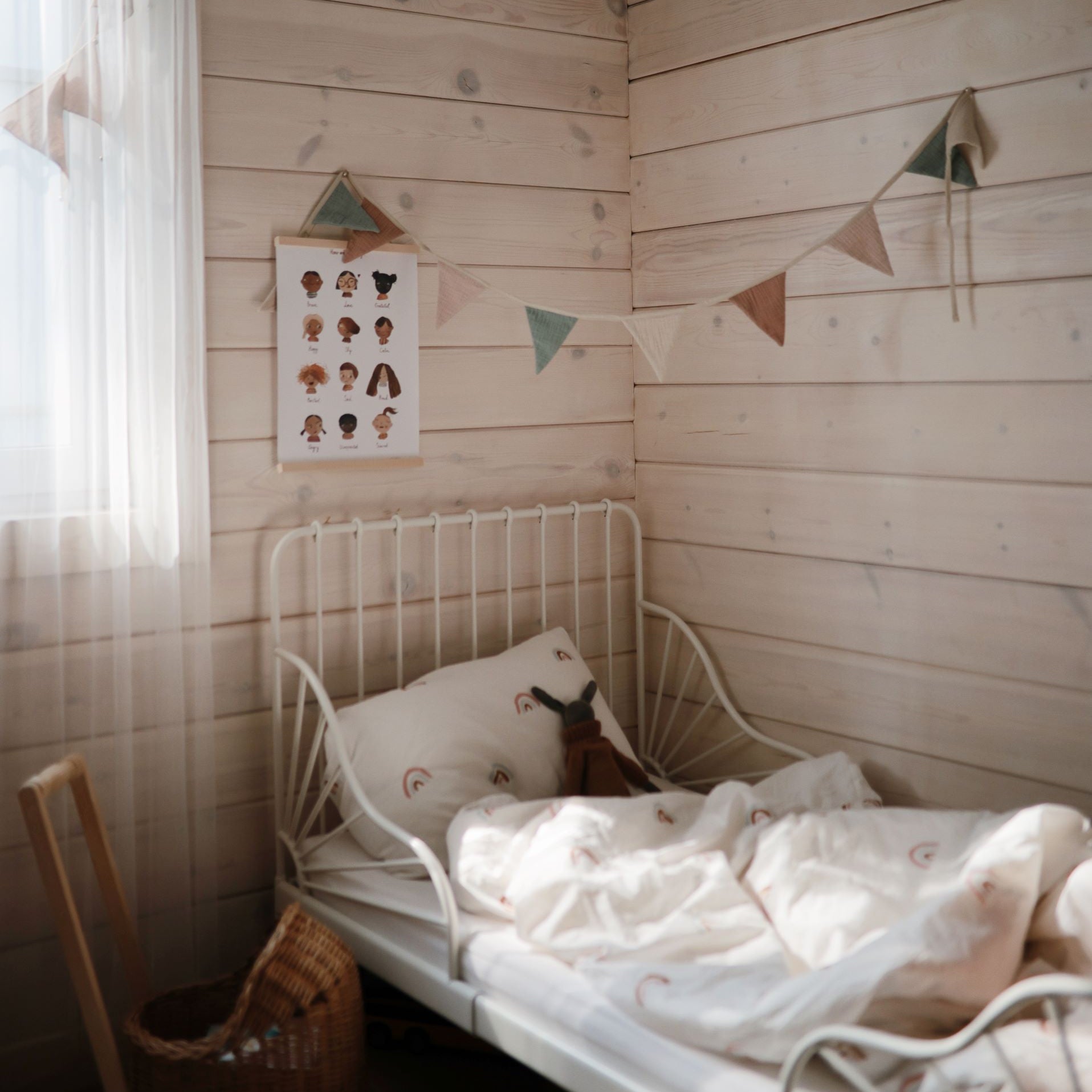 Babaszoba dekoráció - zászlófüzér - pippadu