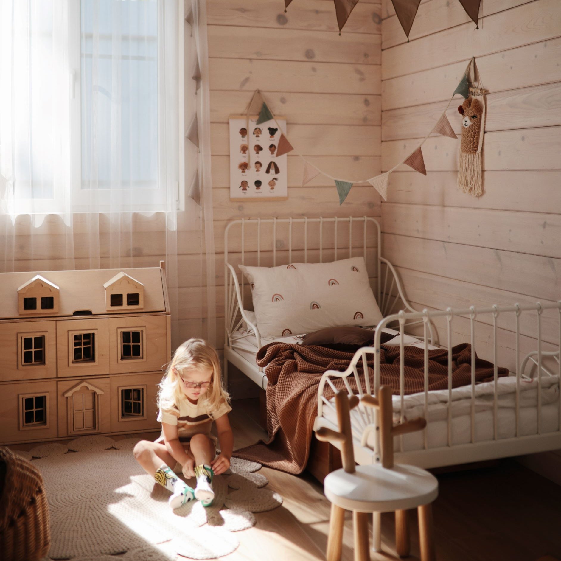 Babaszoba dekoráció az egész évben - zászlófüzér pasztell színekben - a mushie márkától - pippadu