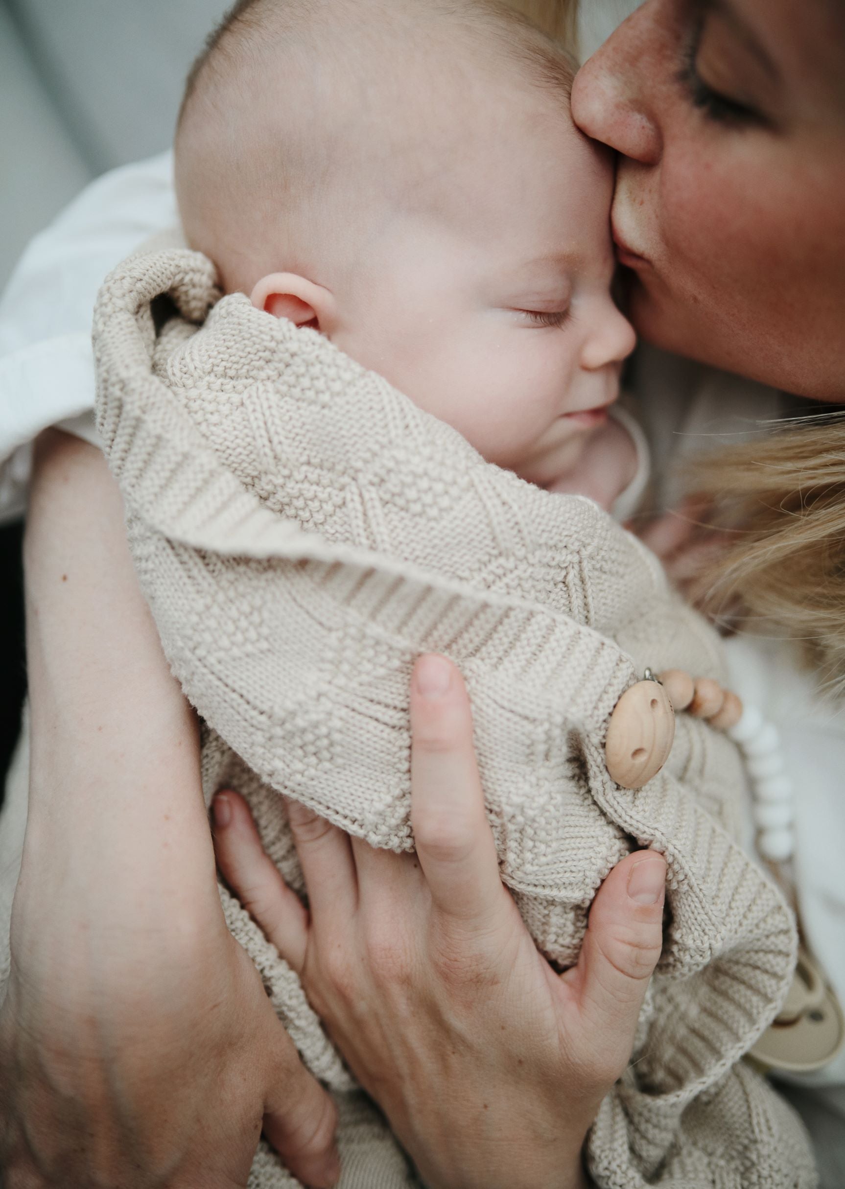 Kötött puha takaró - babatakaró - pippadu - csipkés krémfehér