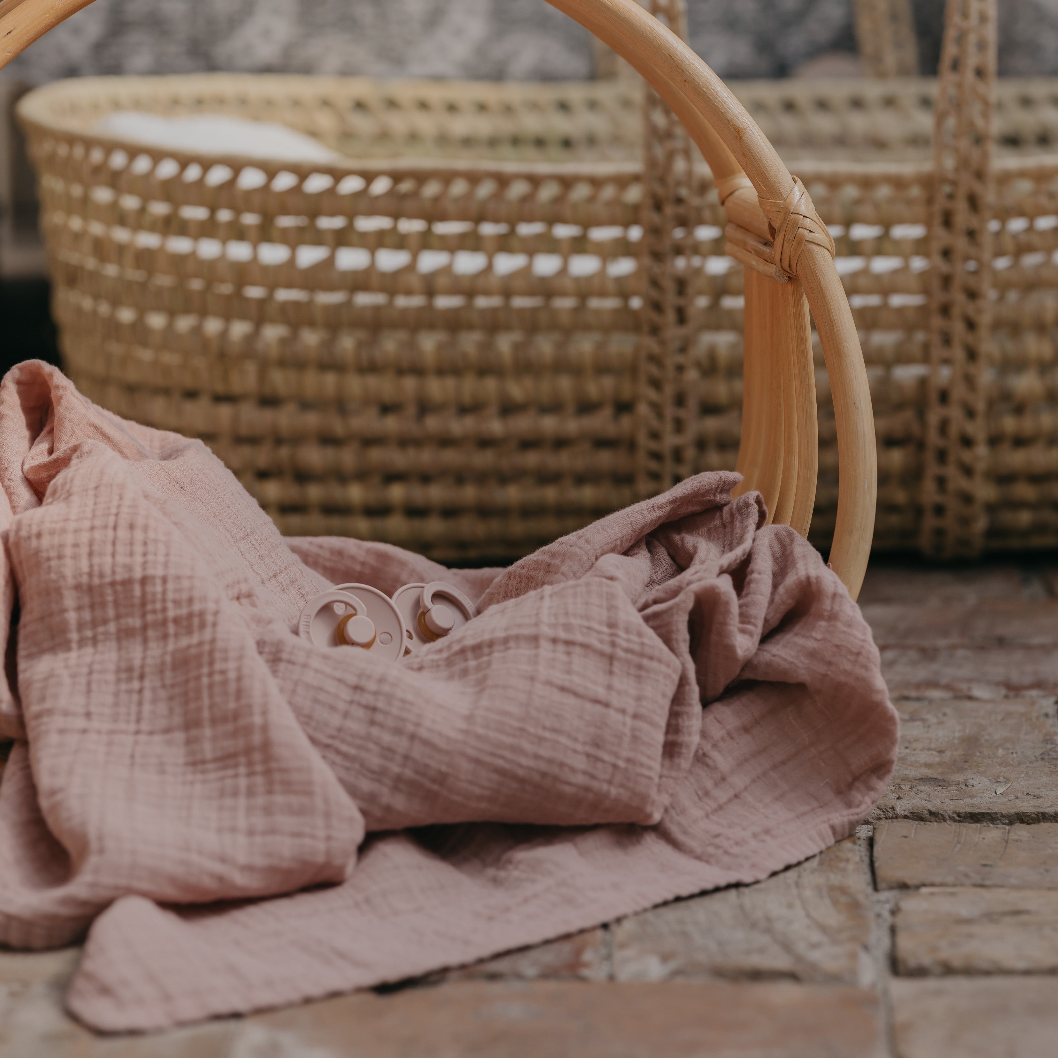 BIBS muszlin pólyák a pippadunál - krémfehér és púderrózsaszín színben kapható, muszlin babatakaró
