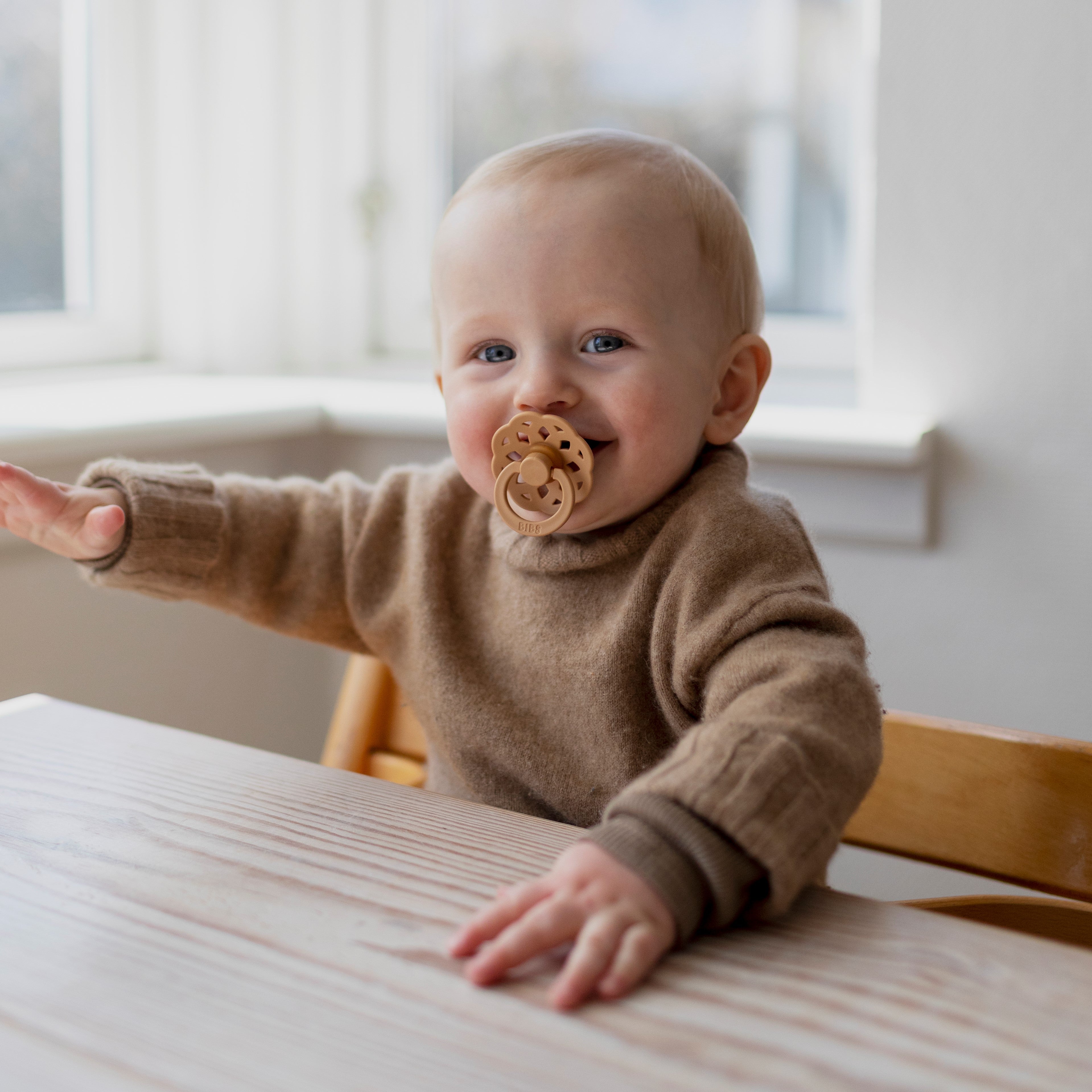 BIBS Boheme cumi aranyhomok színben - natúrkaucsuk cumifej - pippadu