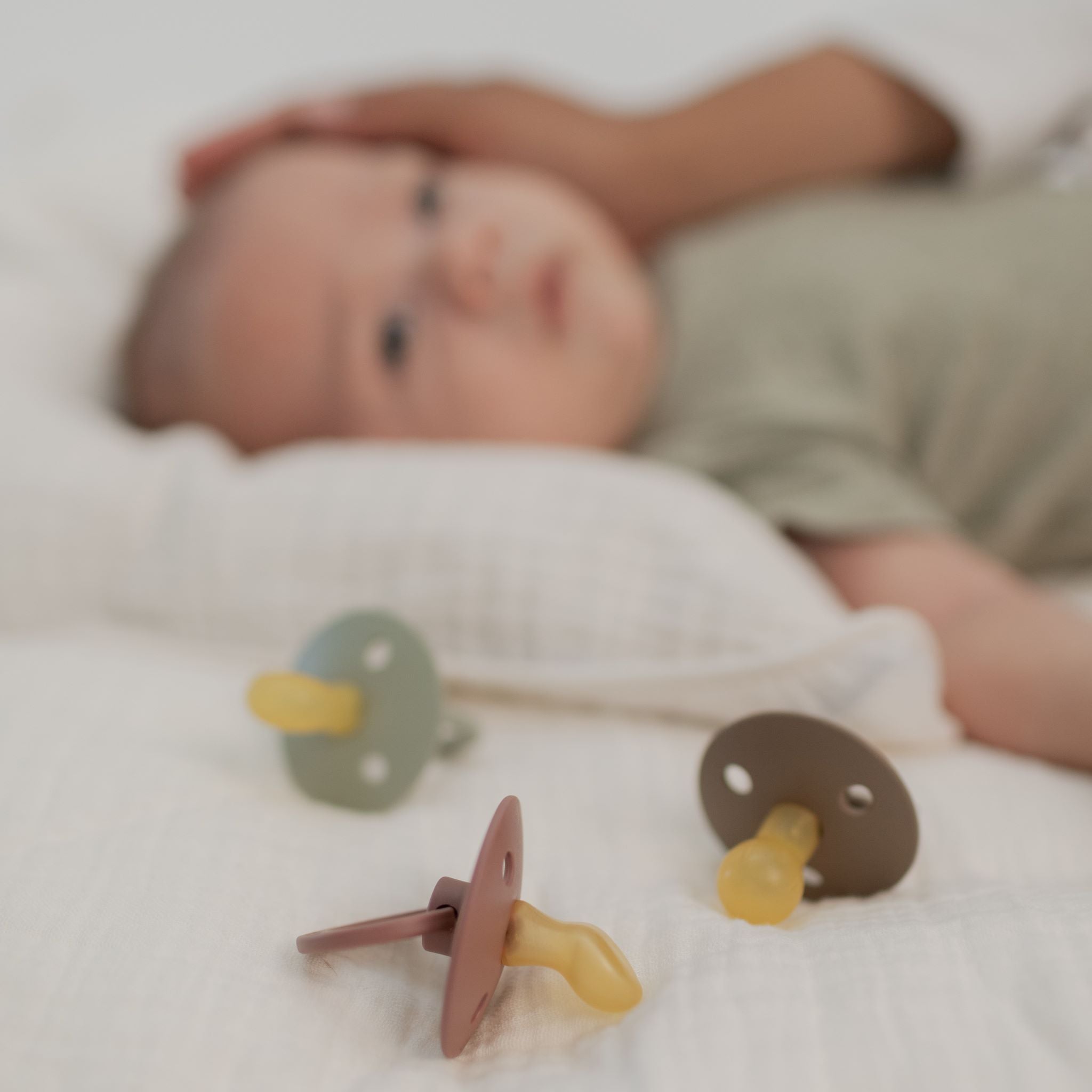 BIBS Colour cumik szimmetrikus cumifejjel több színben - pippadu