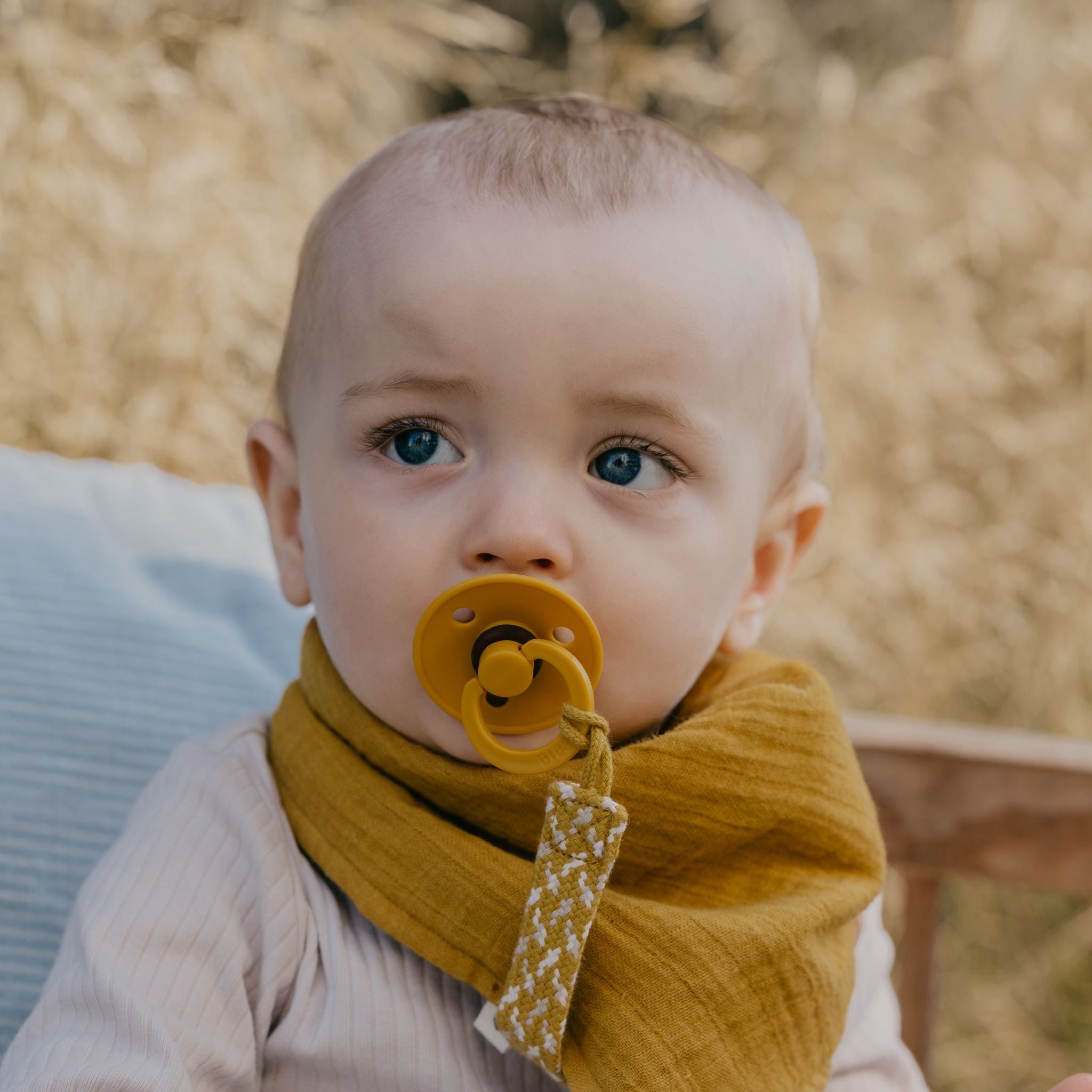 BIBS cumilánc mustársárga nyálkendővel - pippadu