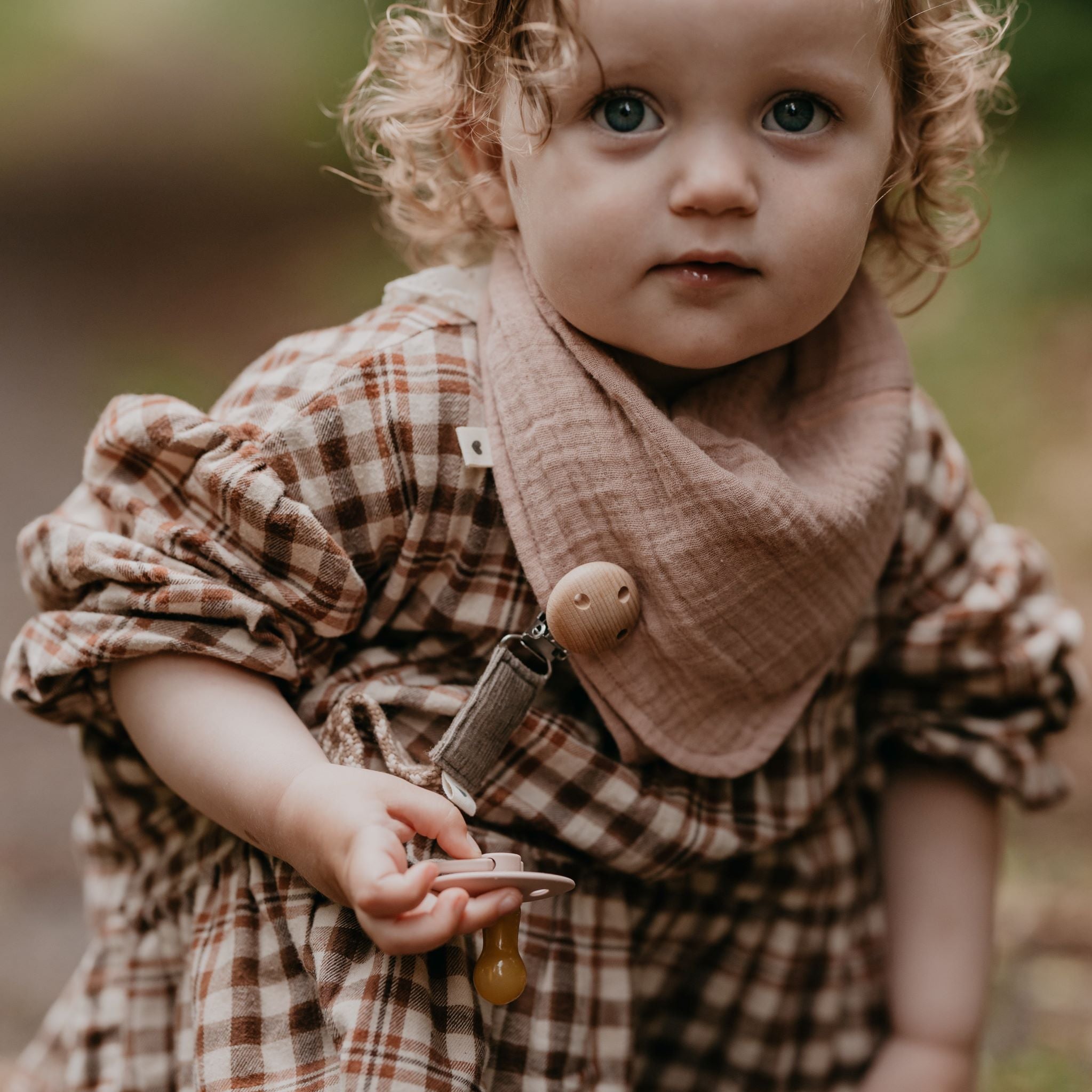 BIBS babacsomag - púderrózsaszín - BIBS Colour, cumilánc, nyálkendő - ajándék babáknak - pippadu