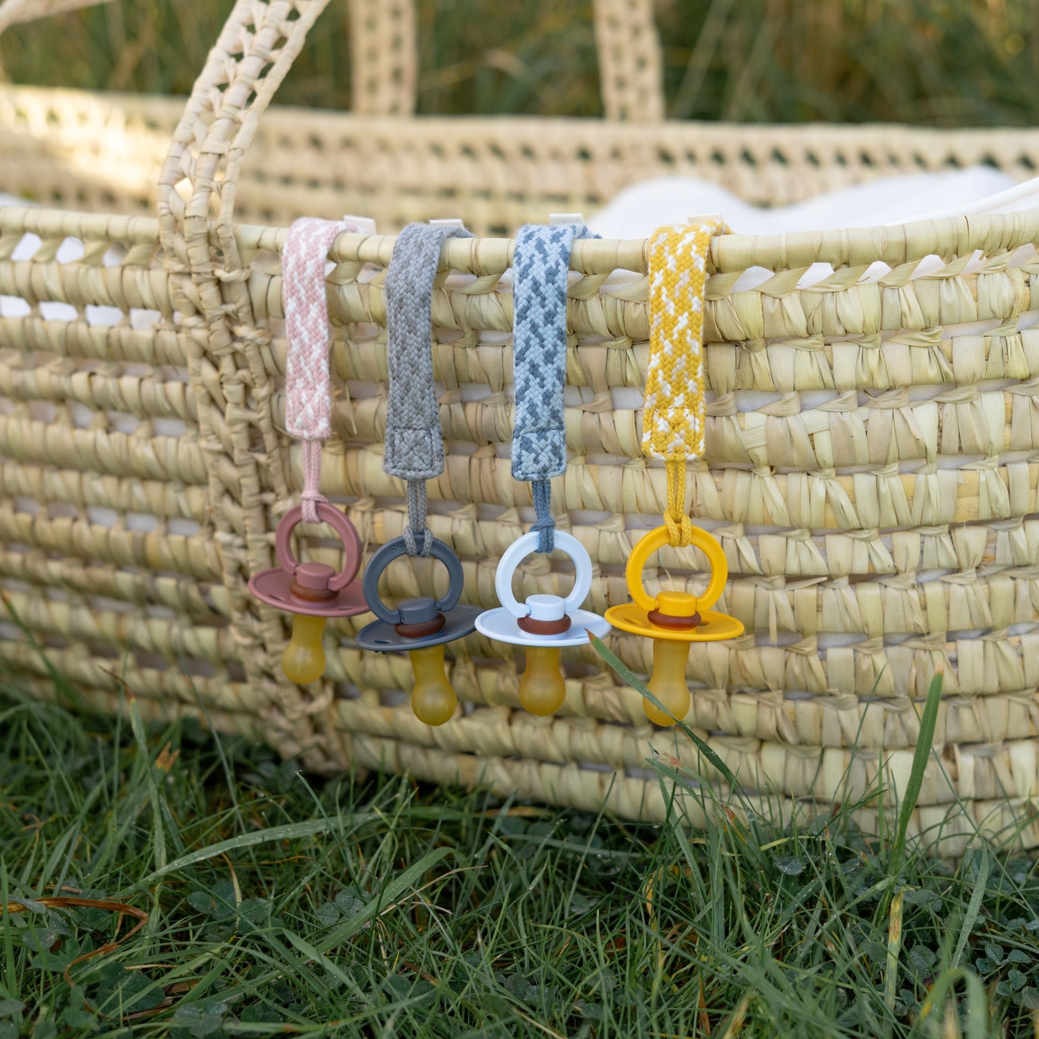 BIBS cumilánc mustársárga krémfehér és delfin színben a pippadu polcain