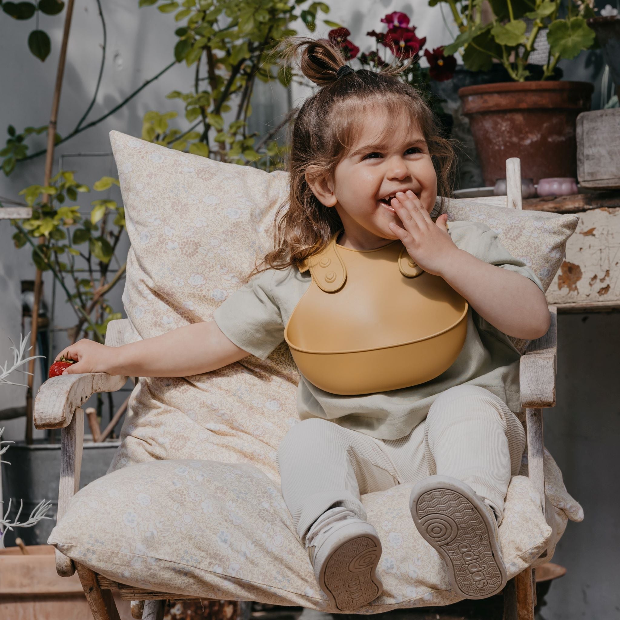 BIBS előke mustársárga színben a pippadunál