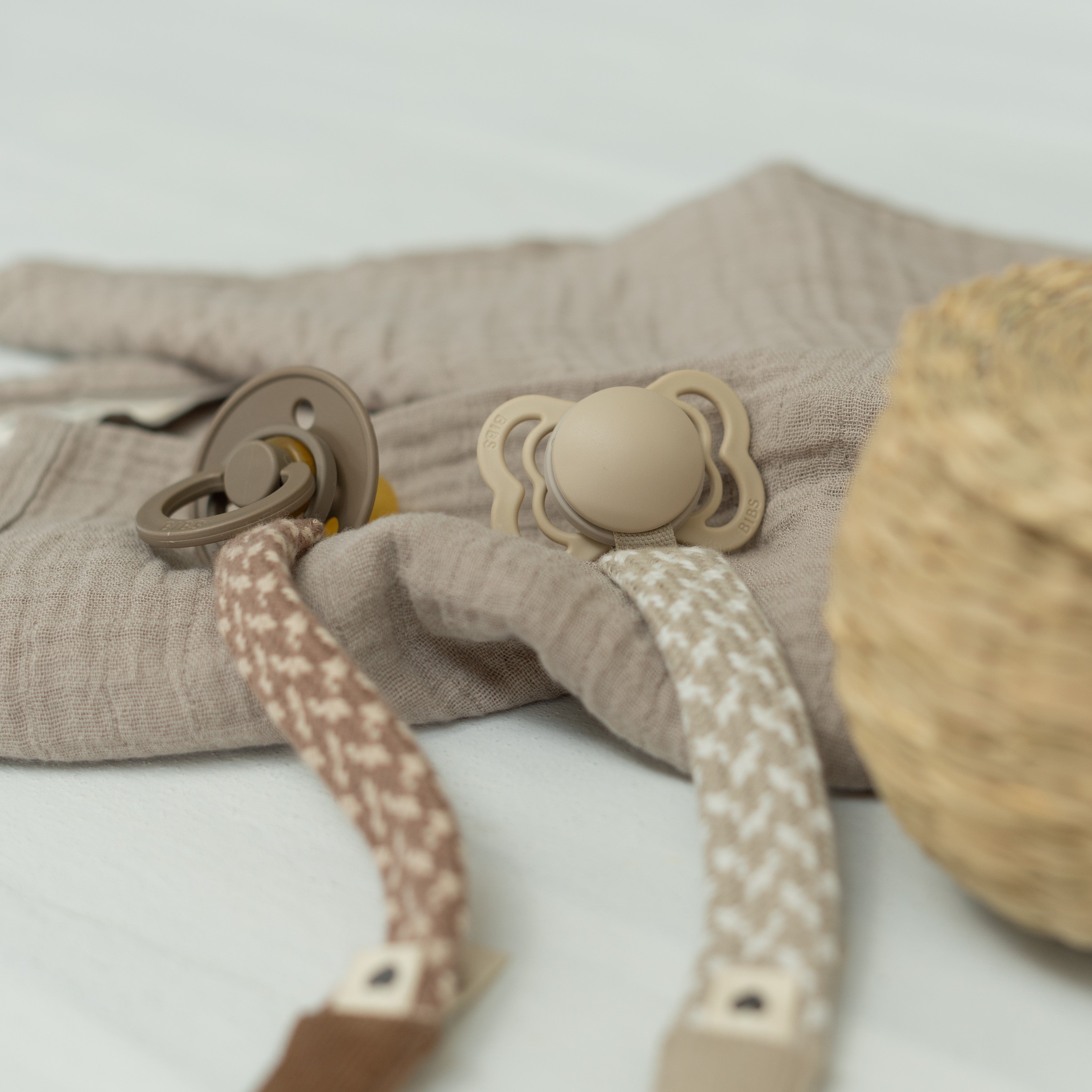 BIBS cumilánc krémfehér és vanília színben a pippadu polcain