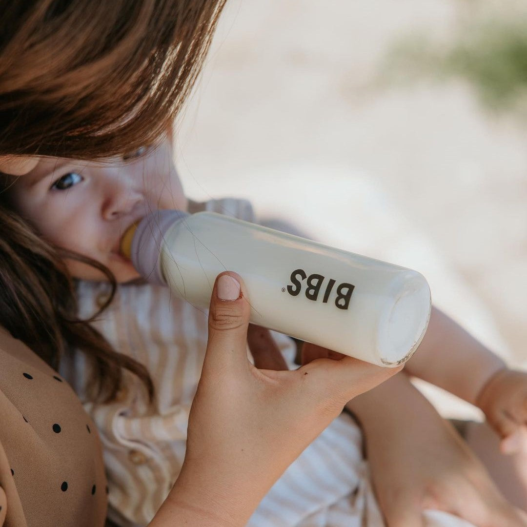 BIBS cumisüvegszett hamvas lila színben a pippadu polcain 110 ml és 225 ml változatban