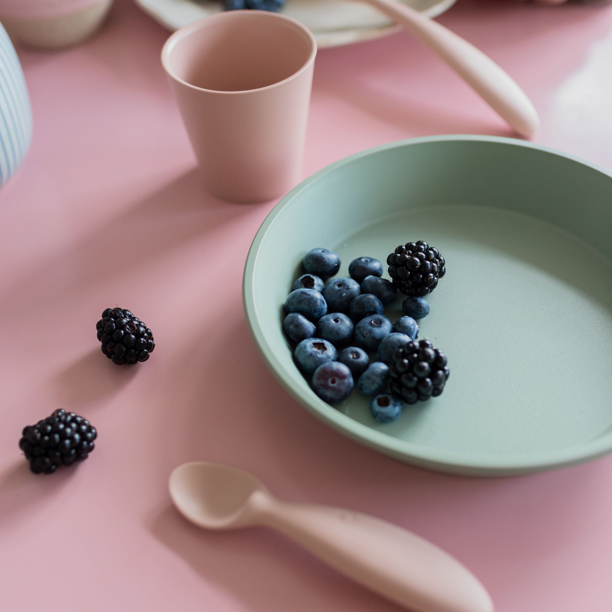 BIBS étkészlet gyerekeknek tervezve pasztell színekben - delfin - pippadu