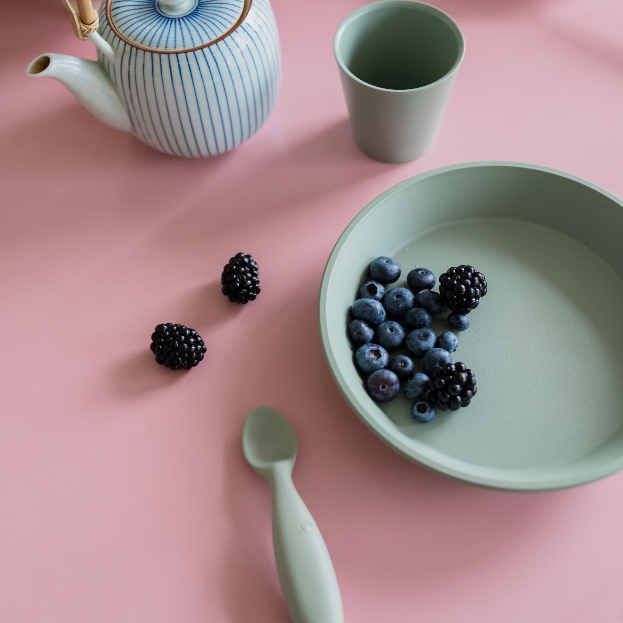 BIBS gyerek evőeszköz a pippadu polcain - vanília színben