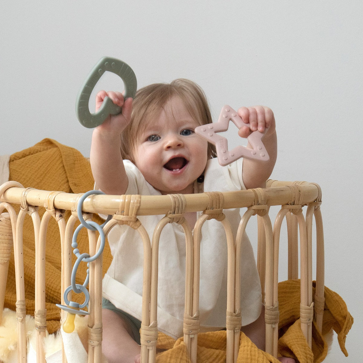 BIBS rágókák a Pippadunál! Csillag alakú - pasztellkék színben