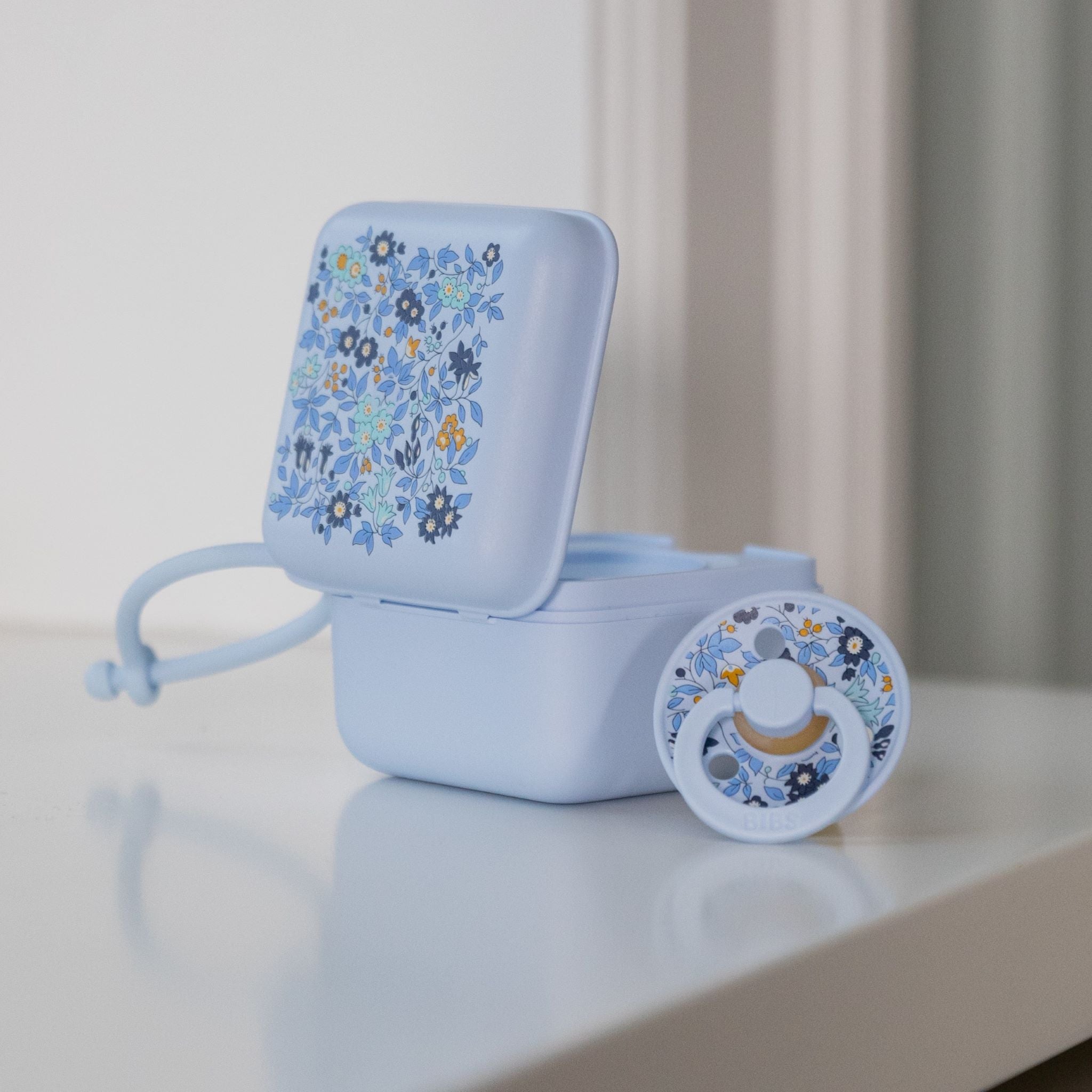 BIBS×Liberty Kamilla virágmintával cumi és cumitartó - pippadu