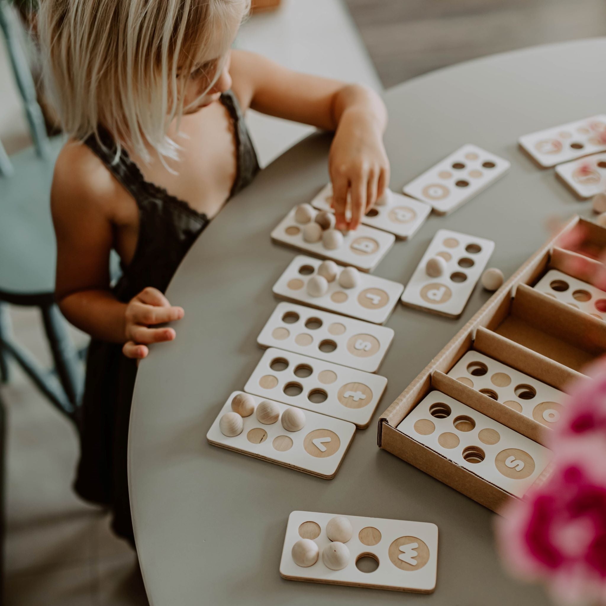 Montessori Braille ábécé fajáték - pippadu