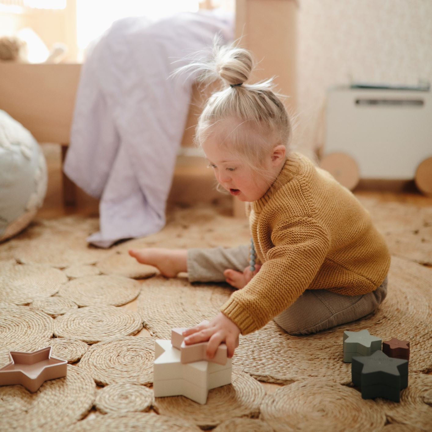 Csillag toronyépítő játék a pippadunál pasztell színekben - mushie márka
