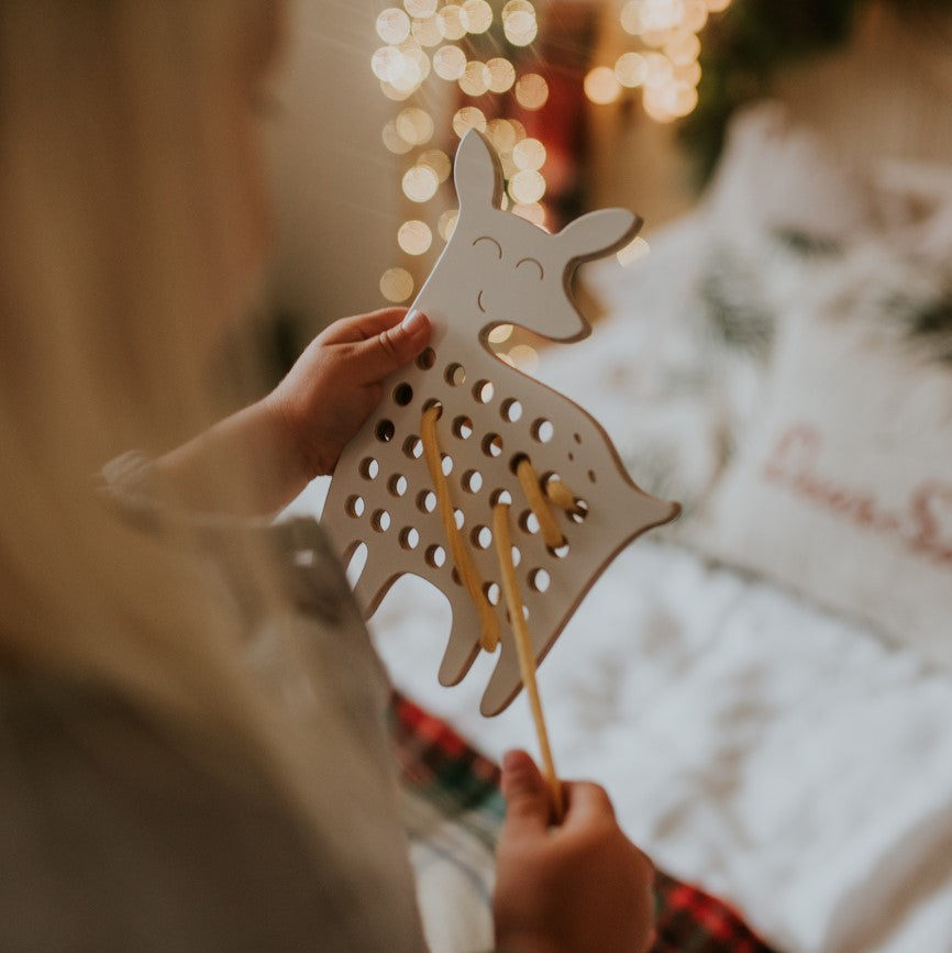 Fűzős játék - Emily, az őz - gyerekjáték - pippadu